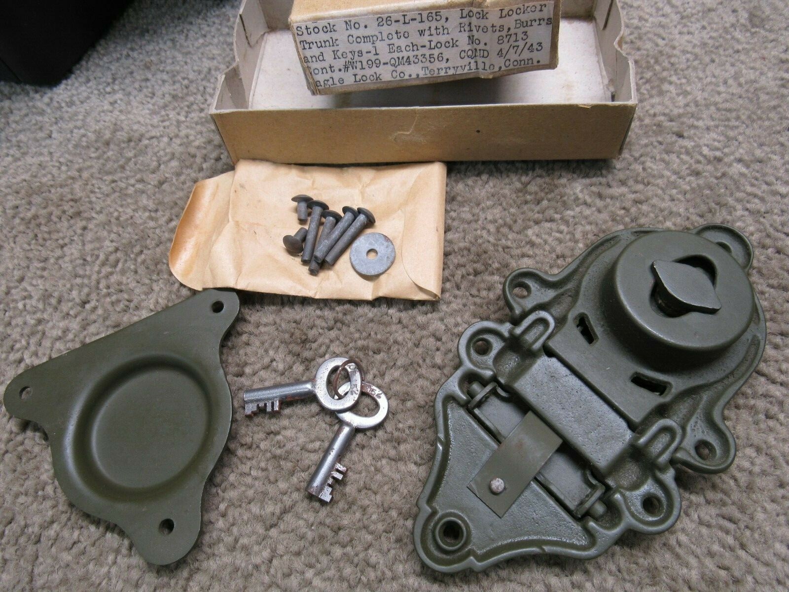 WW2 US Military Trunk Footlocker Lock W/ All Hardware 1943 Eagle Lock Co Conn