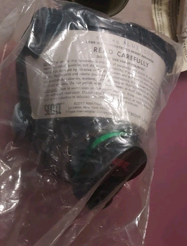 Vintage Federal Laboratories Scott Respirator Emergency w/ Extra Canister