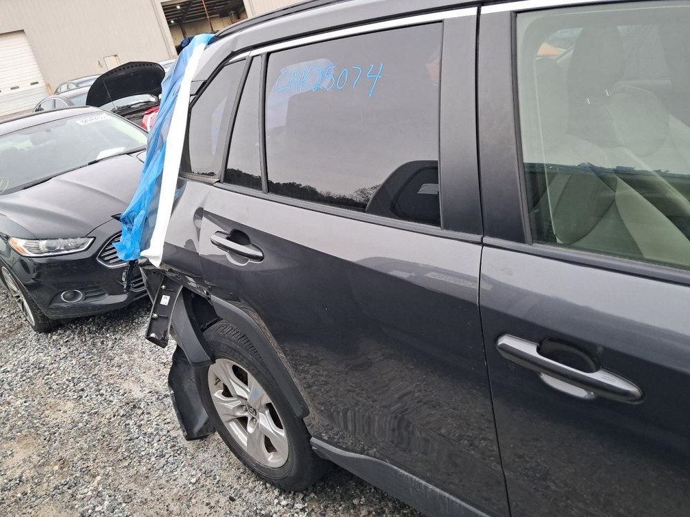 RAV 4 2019 Glove Box 4887913