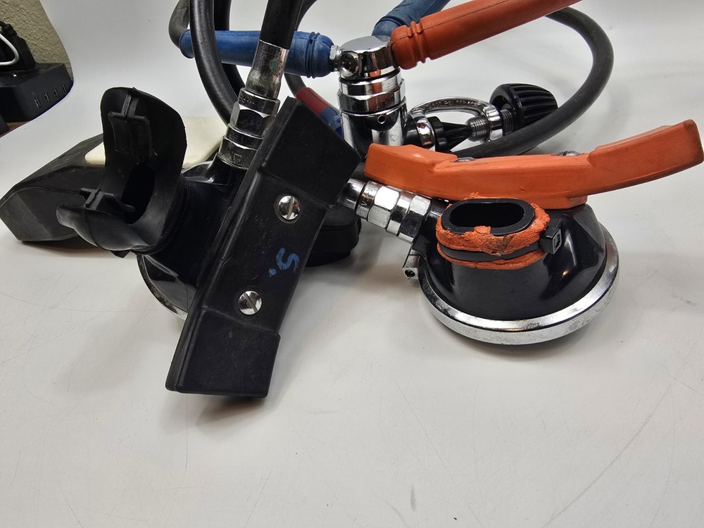 Ocean Dynamics Scuba Diving Regulator Set With Accessories Read
