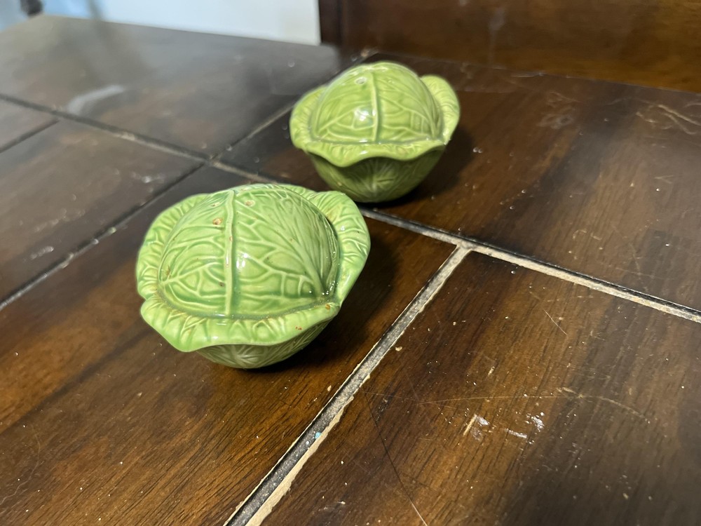 Green Cabbage Ceramic Salt & Pepper Shakers Pair Small Retro Kitchen Decor