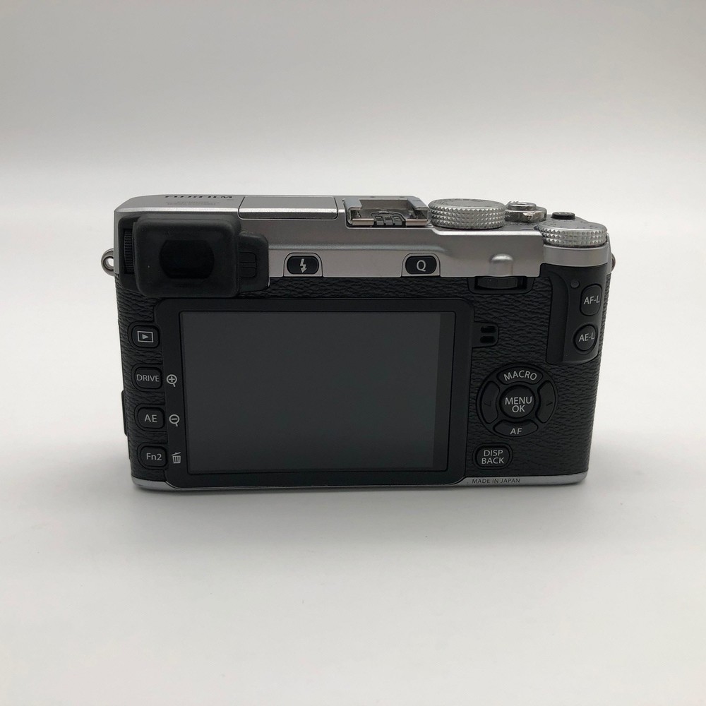 Fujifilm X-E2 16.3MP Mirrorless Digital Camera Silver Body with Accessories