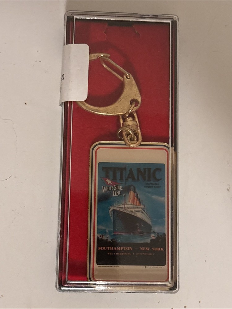 Titanic White Star Line Keychain