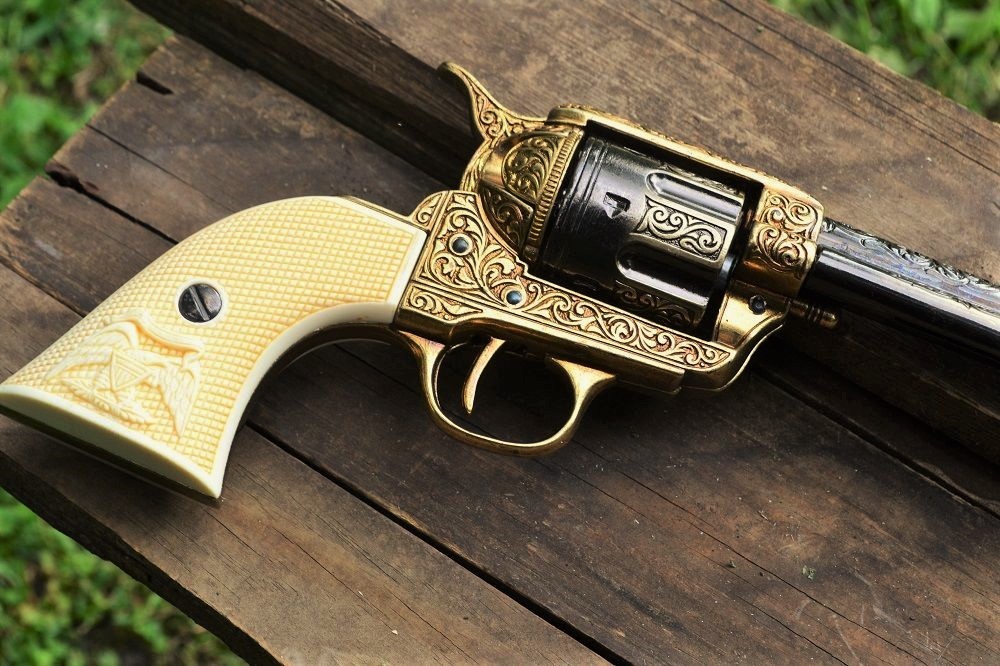 Colt Cavalry M1873 Single Action Army Peacemaker Revolver - 1873 - Denix Replica