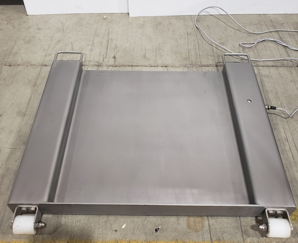Sartorius IFS4-300GG Flat-Bed Scale w/ Combics 3 Indicator