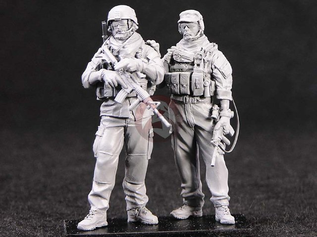 Legend 1/35 US Special Forces Team Leader and Team Sergeant SO C2 Element LF0140