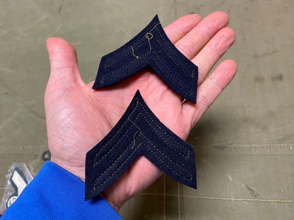 ORIGINAL EARLY WAR WWII US ARMY CORPORAL SLEEVE RANK INSIGNIA-BACKED ON FELT