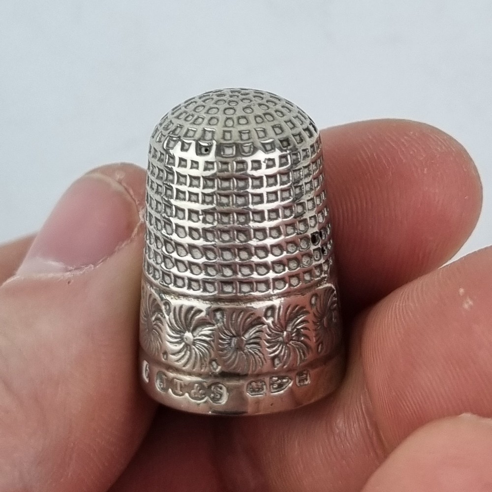 Antique Solid Silver Thimble Chester 1894 John Thompson & Sons