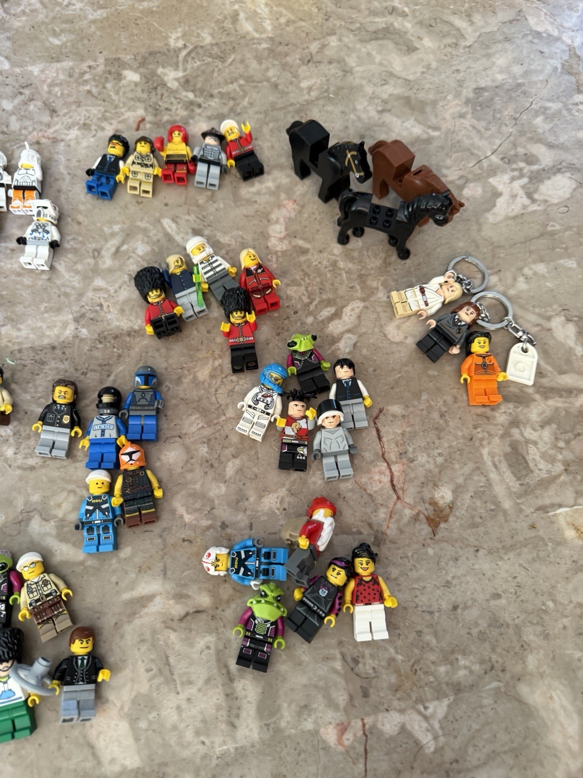 Huge LEGO Minifigure Lot Of Over 95 Figures Etc Assorted Original Lego 👍