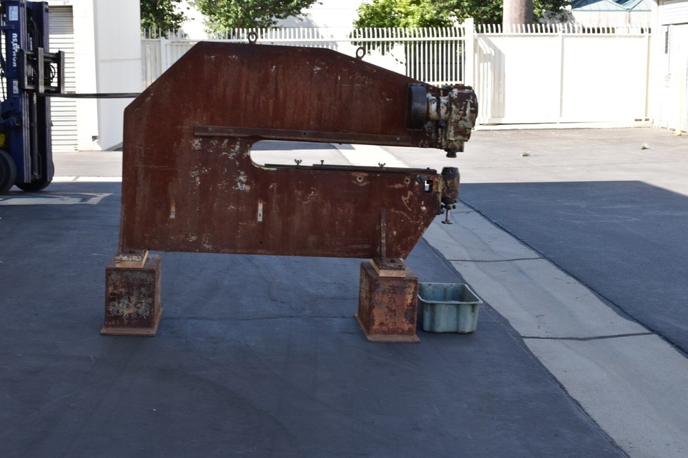Pullmax Model D2 Nibbler Beveler Circle Cutter Sheet Metal Shear Shaping Machine