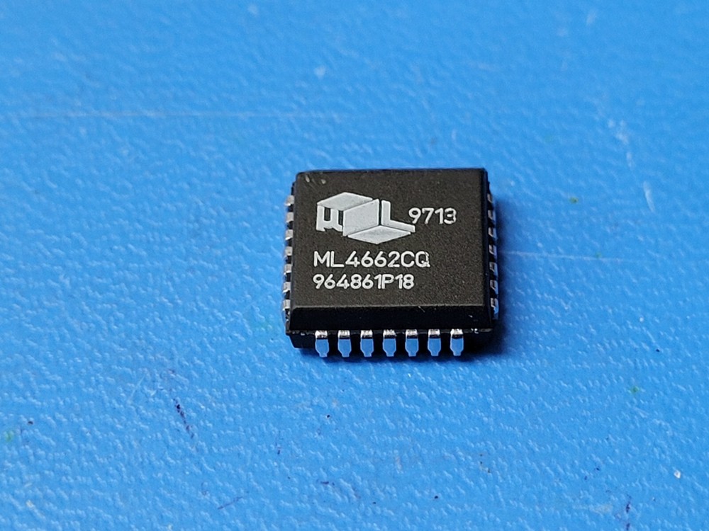 (2 PCS) ML4662CQ Ethernet Transceiver, 1-Trnsvr, PLCC28