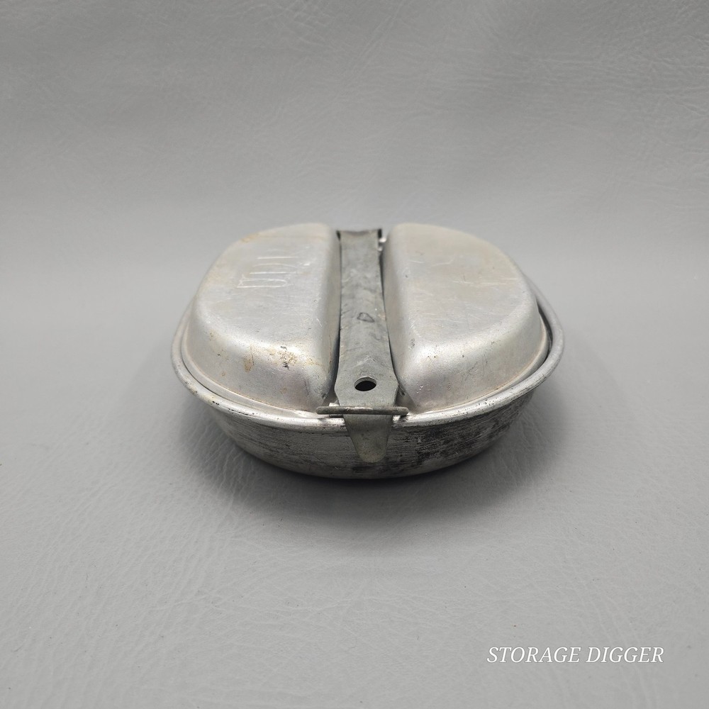 Vintage US Army Mess Kit WWII 1945 Cooking Pan And Plate, Original Issue
