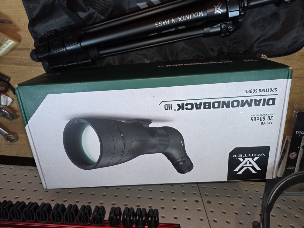vortex diamondback hd 20-60x85 spotting scope With Extras