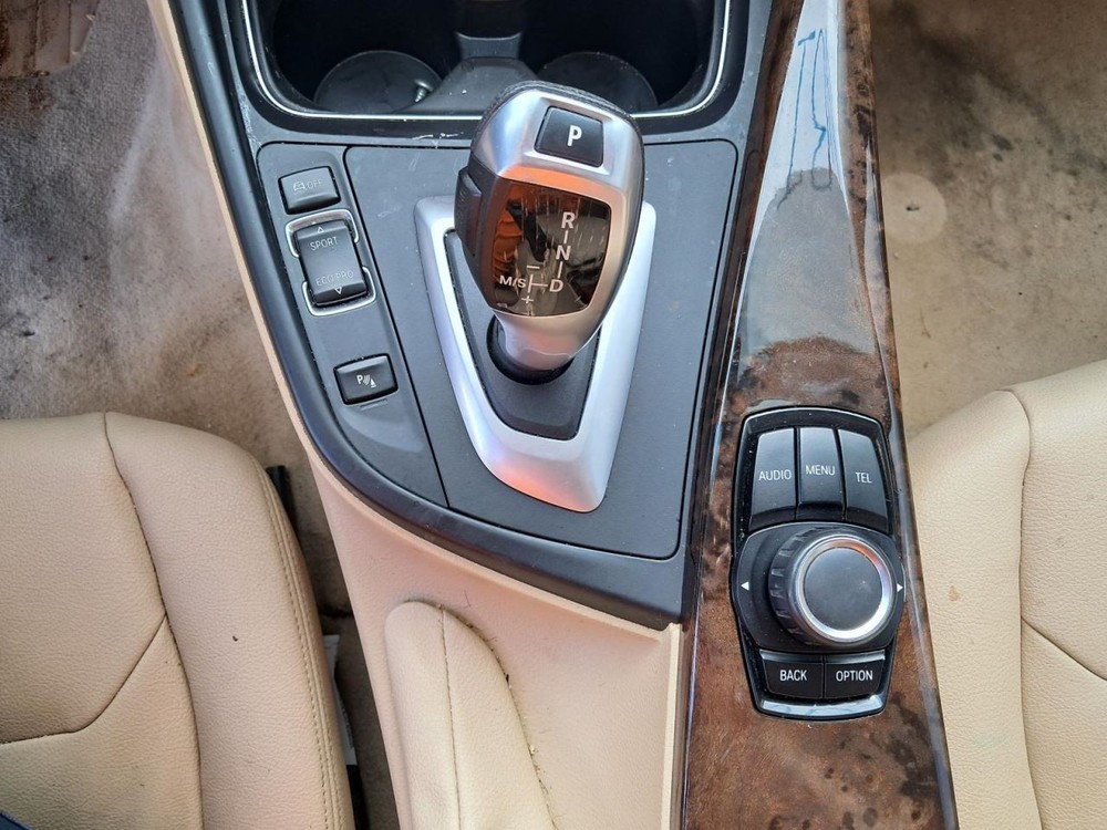 320I 2014 Glove Box 4816732