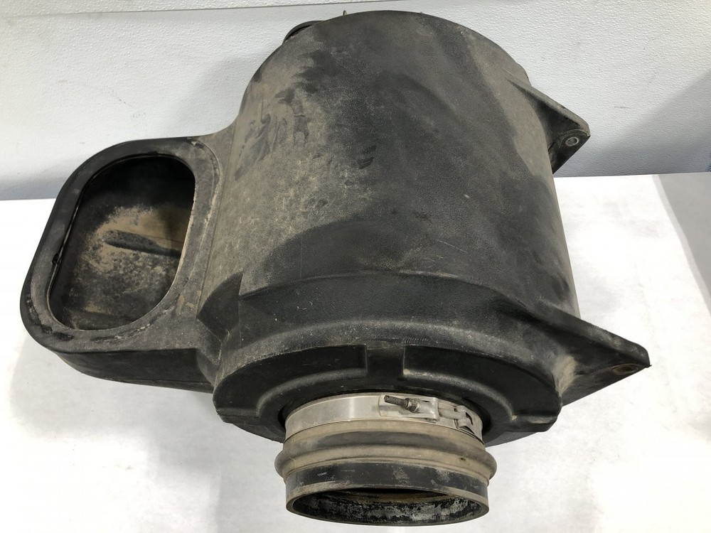 Volvo VNL Air Cleaner - Used