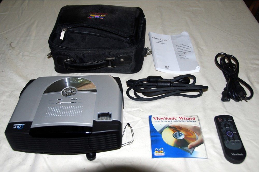 ViewSonic PJ402D DLP Projector w/Remote, Case, & Guide
