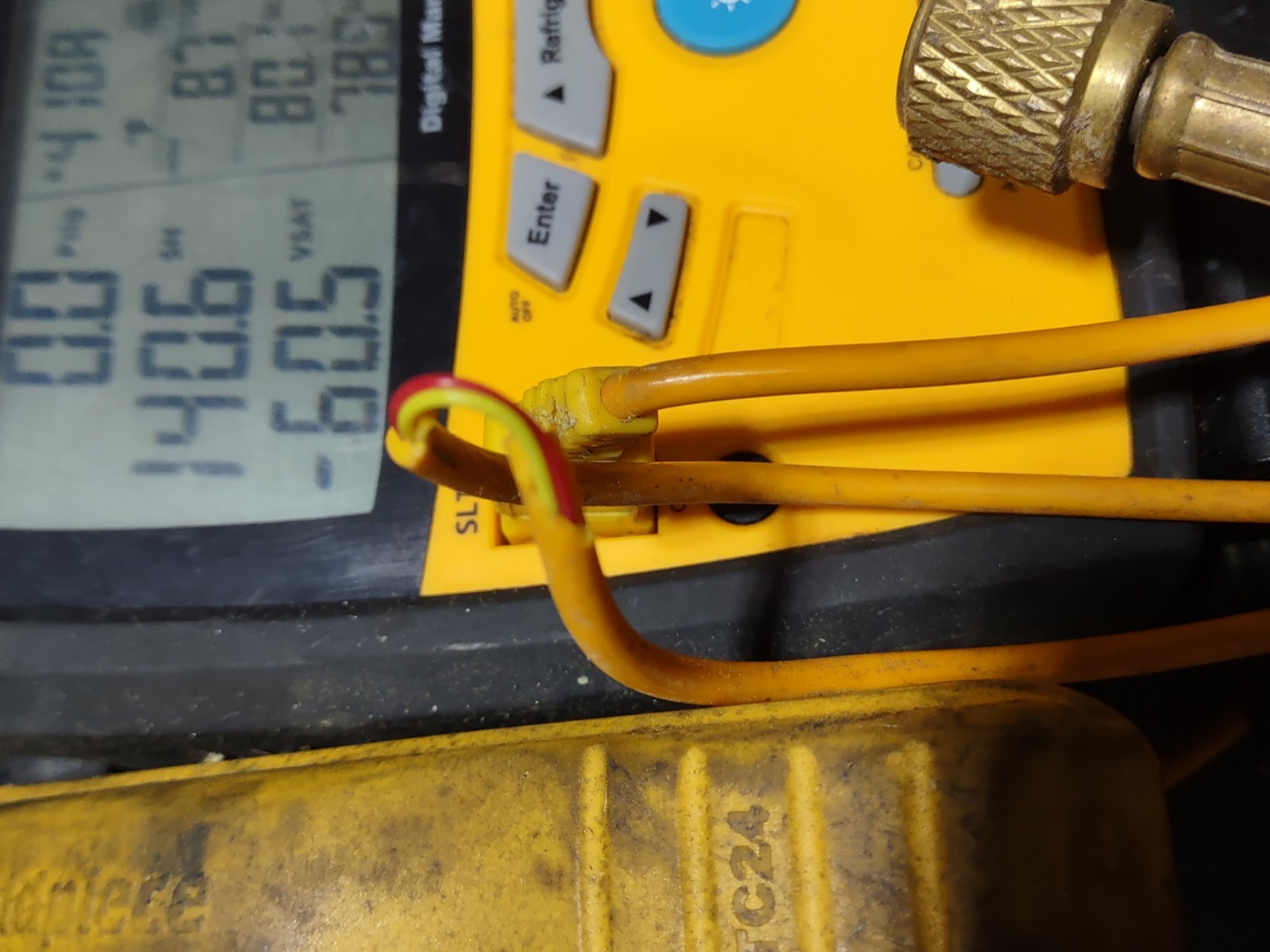 Fieldpiece 3-Port Digital Refrigerant Manifold SMAN340 "BATTERYS NOT INCLUDED"**