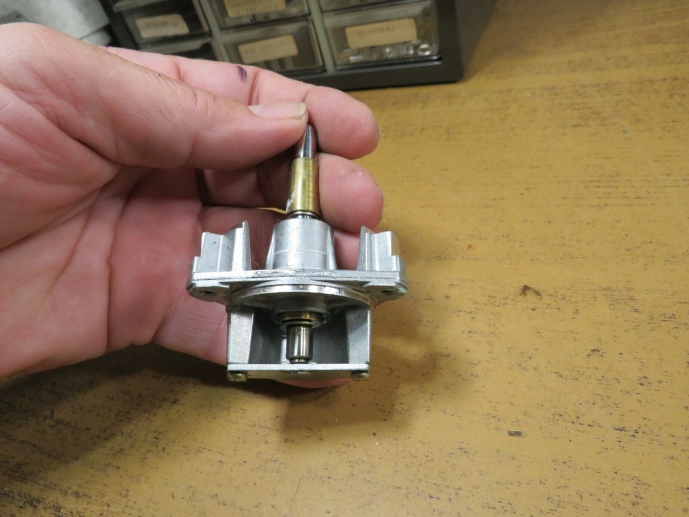 Technics Turntable SL-1200MK Spindle