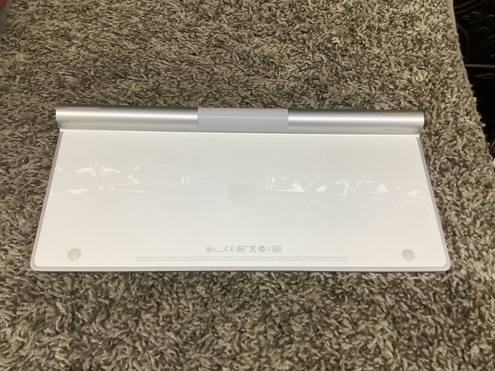Apple Wireless Keyboard A1314