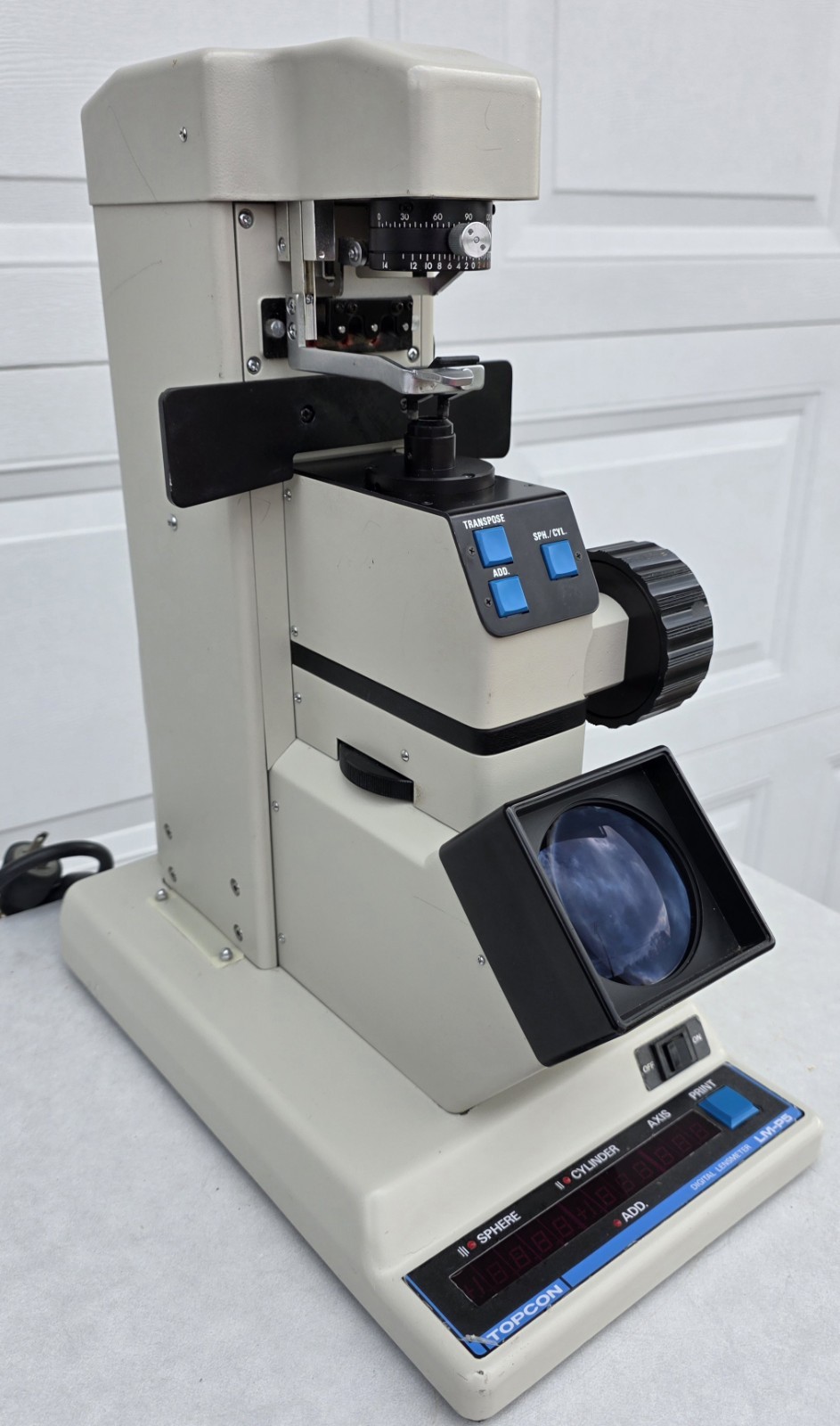 Topcon LM-P5 Digital Lensmeter POWERS ON!  -for parts only