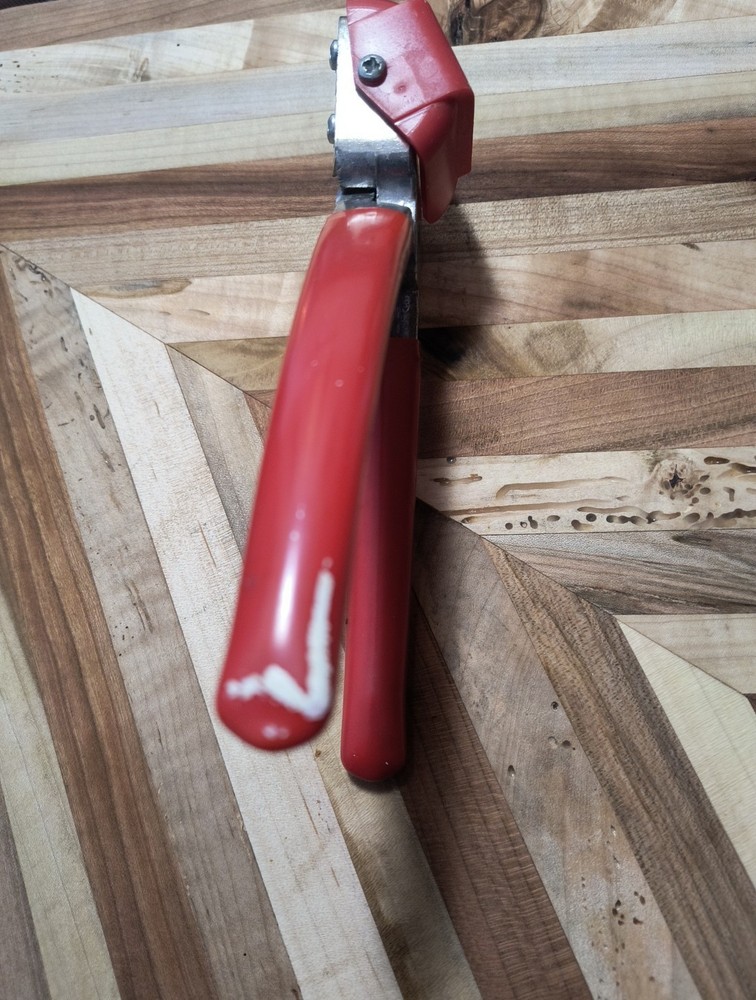The Texan York Nut Sheller - Nut Cracker