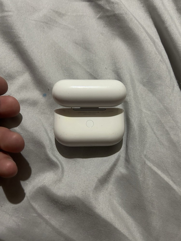 Airpods Pro 2 *CASE ONLY*