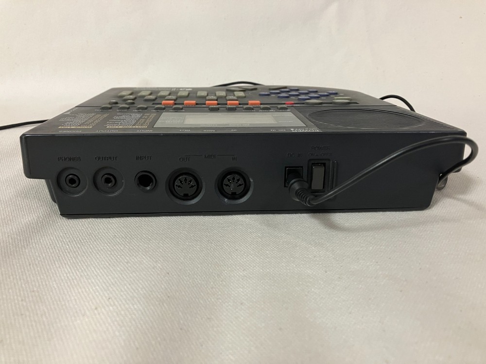 YAMAHA QR10 Sequencer Sampler Rhythm Machine Sound Module Tested