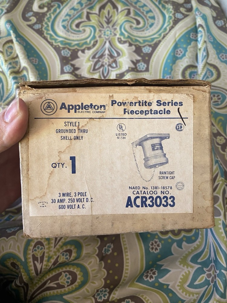 Appleton ACR3033 powertite receptacle (476)