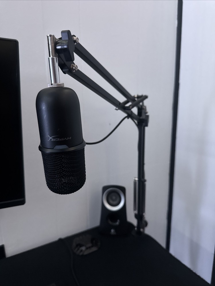 HyperX SoloCast with arm