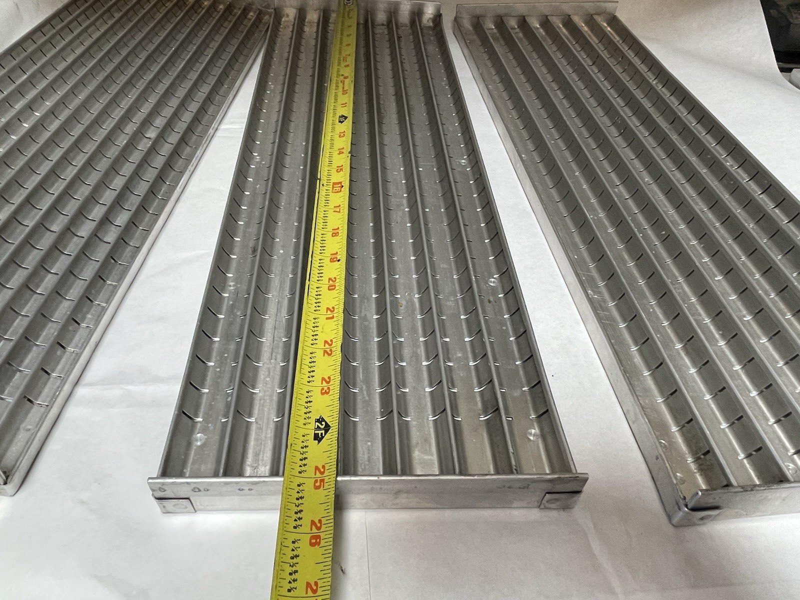 3 Stanley Vidmar Slotted Groove Trays 7,7 & 11 Grooves 25"x 8" Aluminum (26M76)