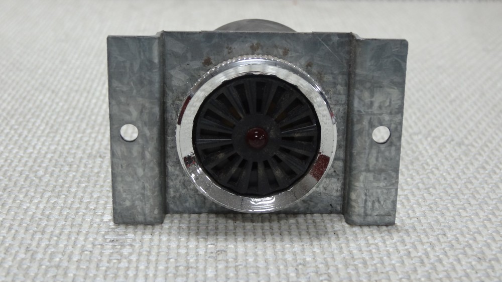 Edwards E105A Pulsating Visual Signal 6-28 VDC