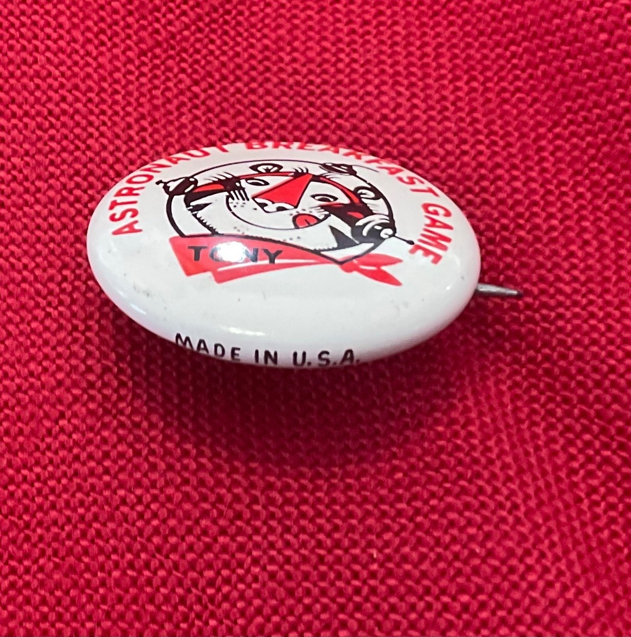 Kellogg's Pinback Tony The Tiger Astronaut Breakfast Game Pin Button 1960s Vtg