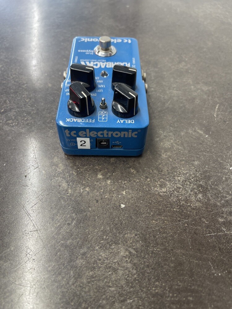TC ELECTRONIC FLAHBACK DELAY AND LOOPER