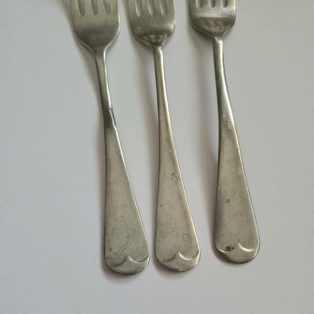 3 Dinner Forks Silverplate Flatware Maker??
