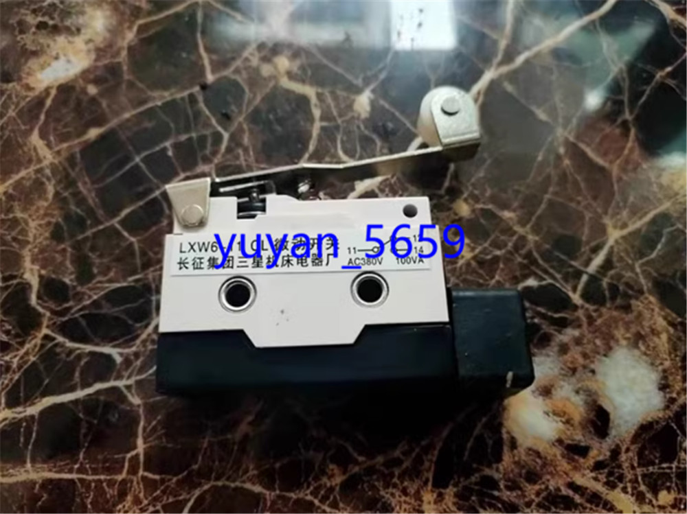 1PCS FOR   micro limit switch  LXW6-11HL