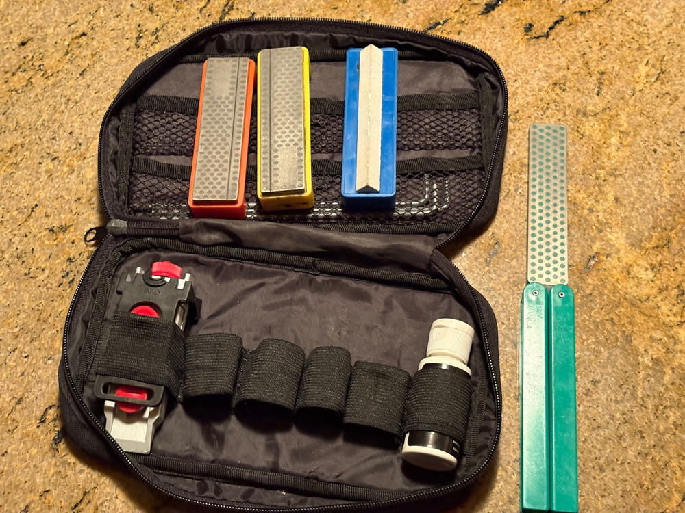 Smith's Diamond Precision Knife Sharpening Kit with Zip-up Case - Good Condition