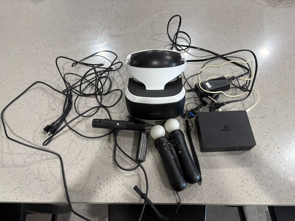 Sony PlayStation PS VR Bundle VR1 PS4 Headset