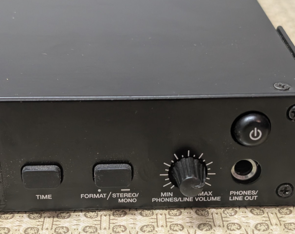iKEY-AUDIO RM3 Rackmount Professional Digital Recorder - Working