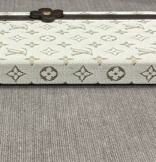LOUIS VUITTON Khaki Carnet de Notes Monogram Notebook