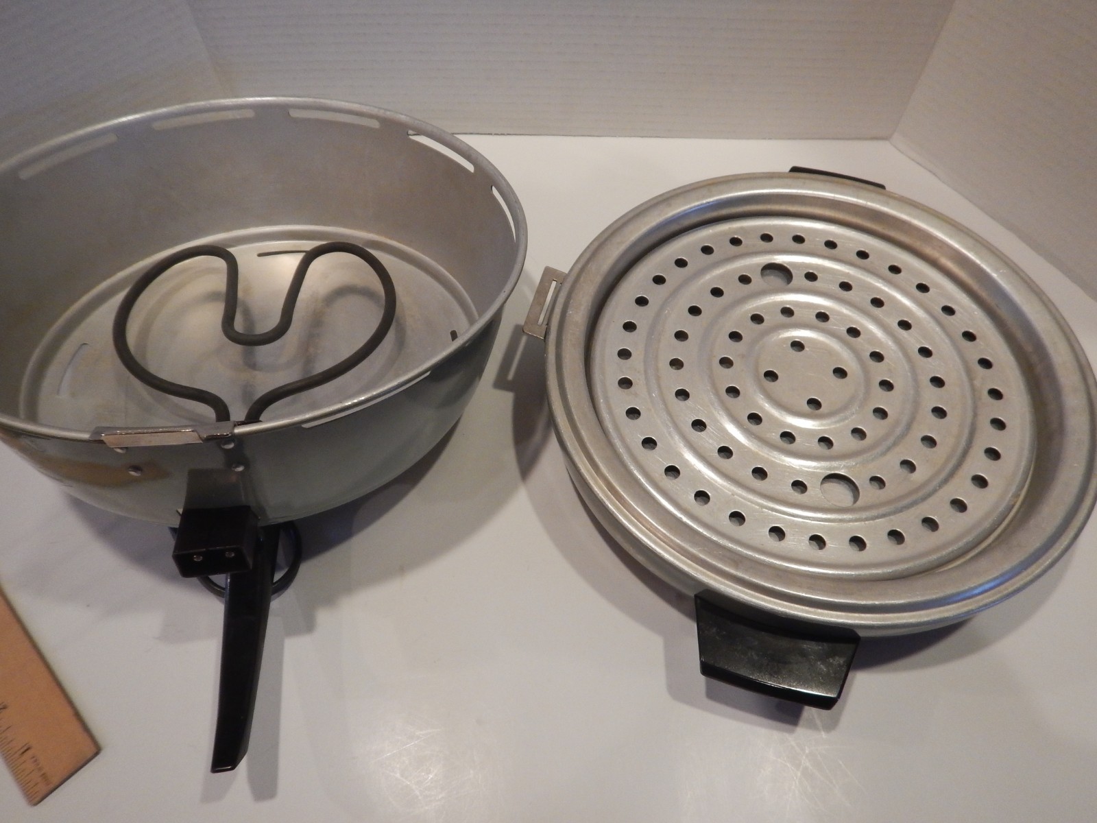 VTG Mirro Portable Electric Broiler 0475-37 Round 9 1/2" Avacado Green