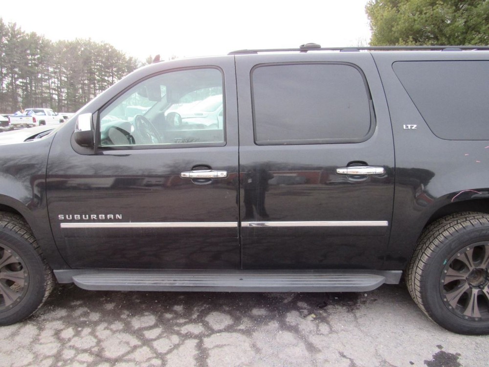 SUBCHEV15 2011 Glove Box 1102526