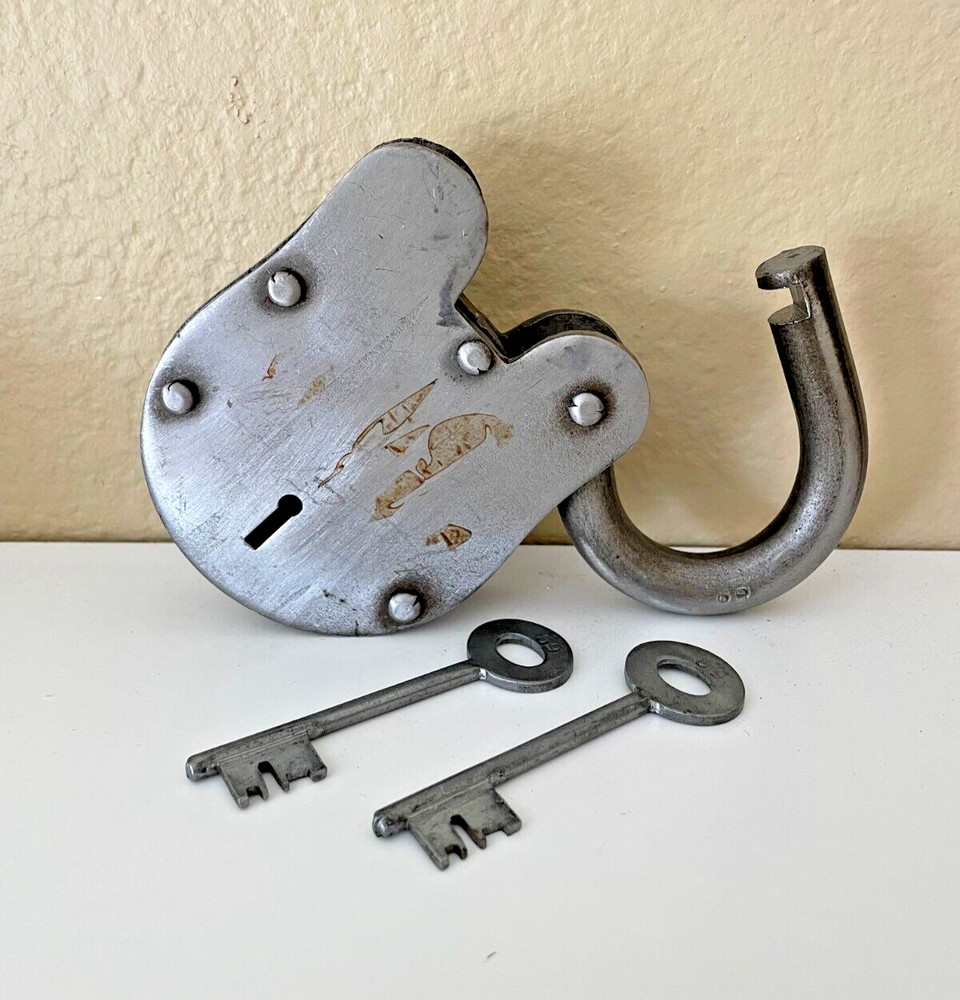Padlock Cast Iron w/Chrome Rustic Finish Extra Large w/2 Keys Really Works
