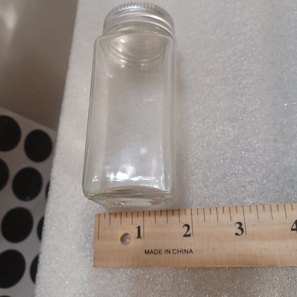 27 Spice Bottles With Lids And Labels