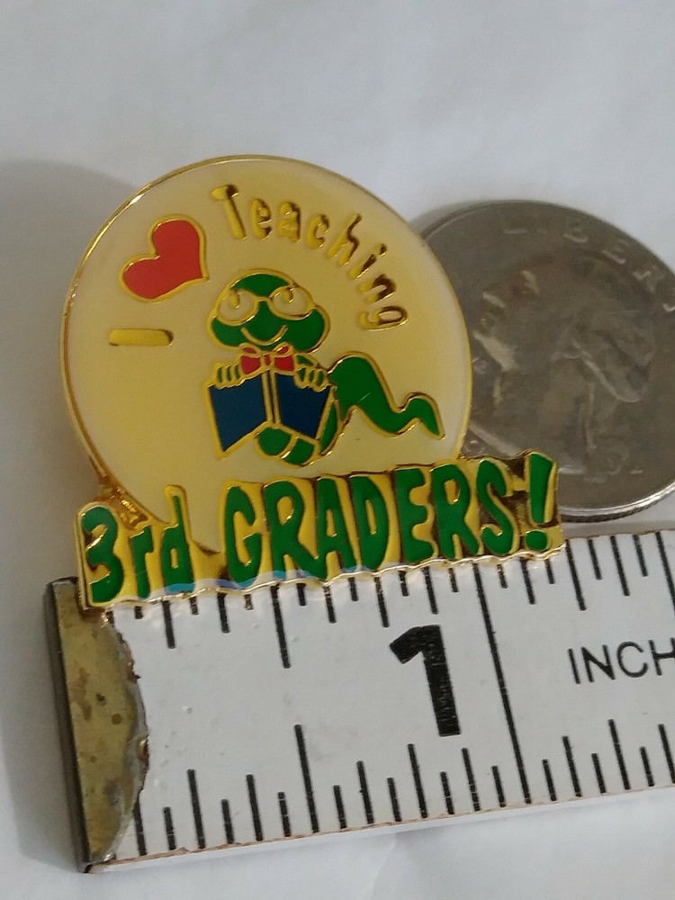 I ❤️ Teaching 3rd Graders! Lapel Pin Elementary School Education