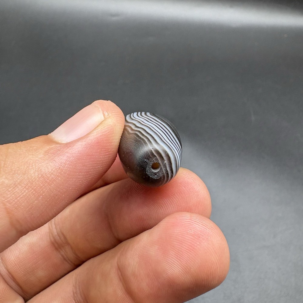 Natural eye pattern collectible agate stone bead