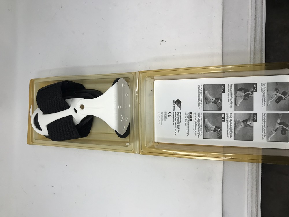 New Swede Atom Ankle Brace White/Black Size Medium