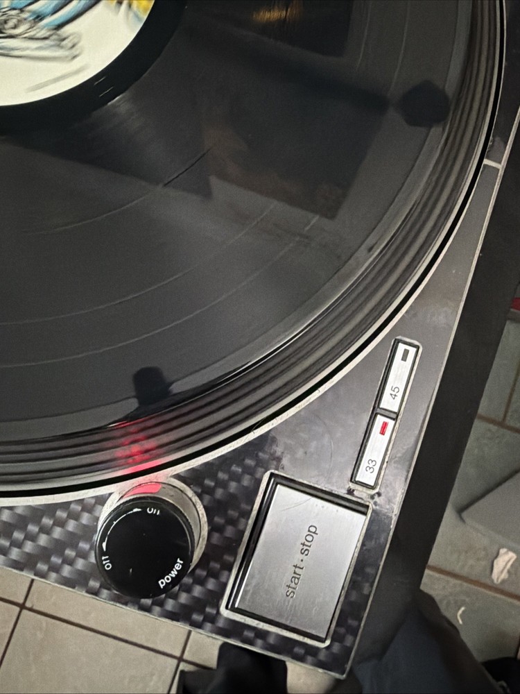 Technics SL-1200MK2 Direct Drive Turntable Quartz Silver-Functional