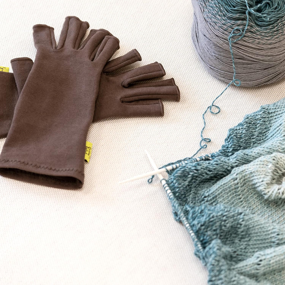 82309 Crafters Comfort Glove-Medium