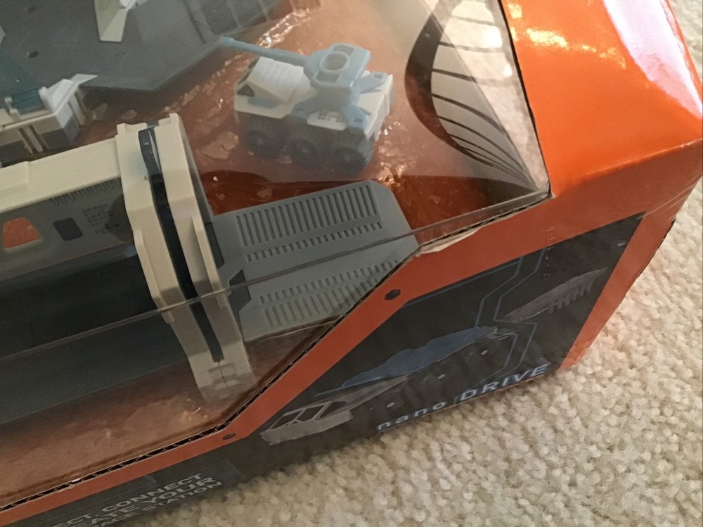 HEXBUG COUNTER STORE DISPLAY Vibration Powered Robotic Nano Space
