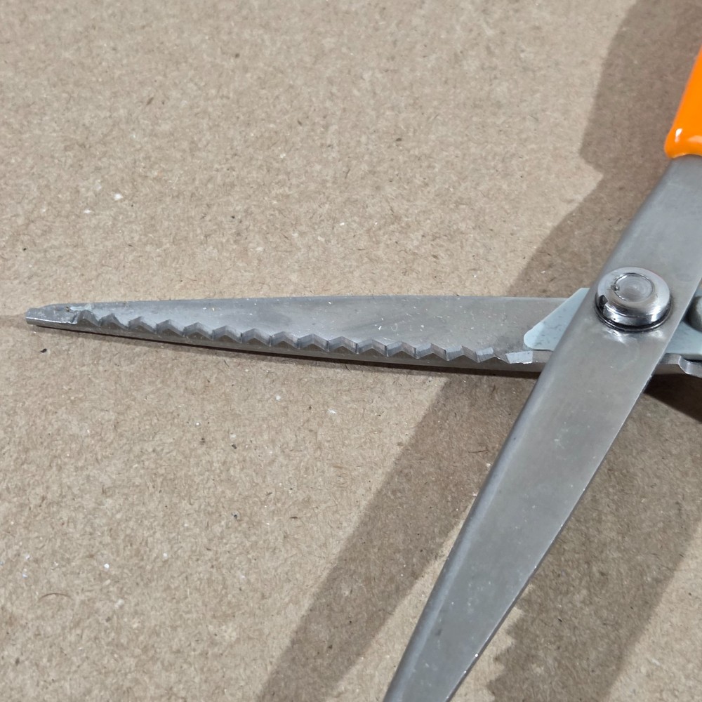 Fiskars Scissors crinkle cut zig zag cut
